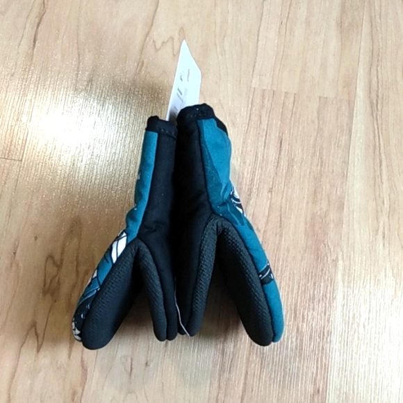 Star Wars The Mandalorian 2 pack kitchen oven mitts - Picture 4 of 5